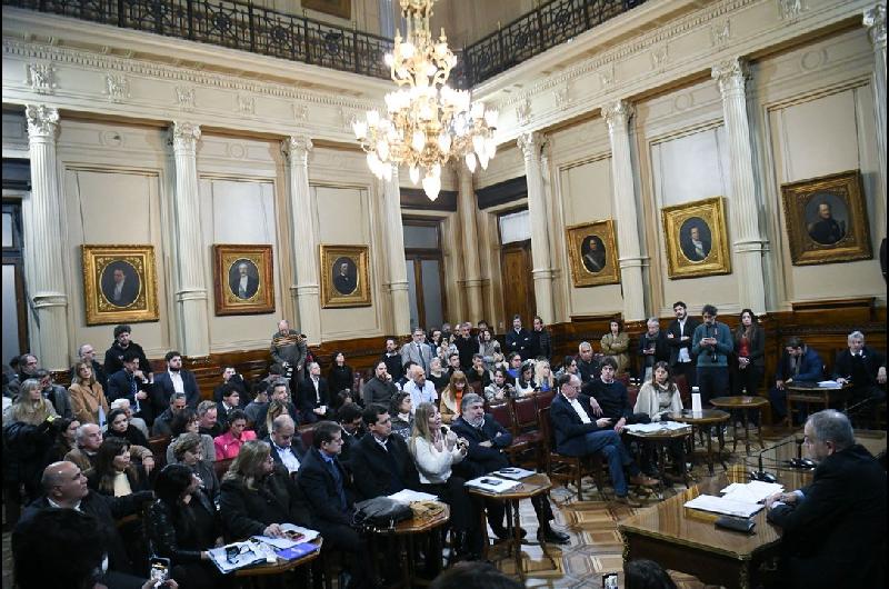 Escandalo en el Senado- Oposicioacuten abre la comisioacuten de Presupuesto sin una citacioacuten de su presidente Atauche