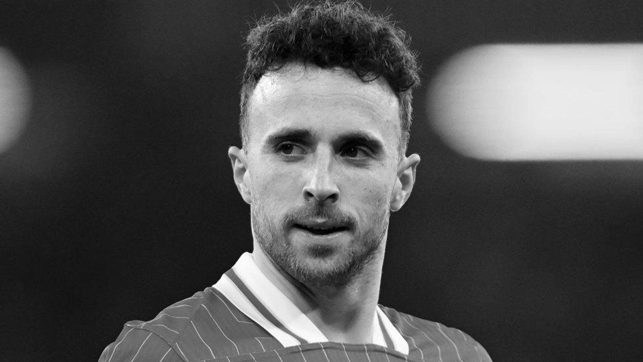 El Liverpool retiroacute el nuacutemero 20 del fallecido delantero Diogo Jota