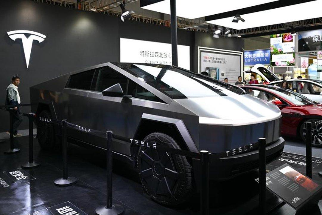 Tesla lucha en Alemania contra una caiacuteda del 60-en-porciento- en las ventas de junio