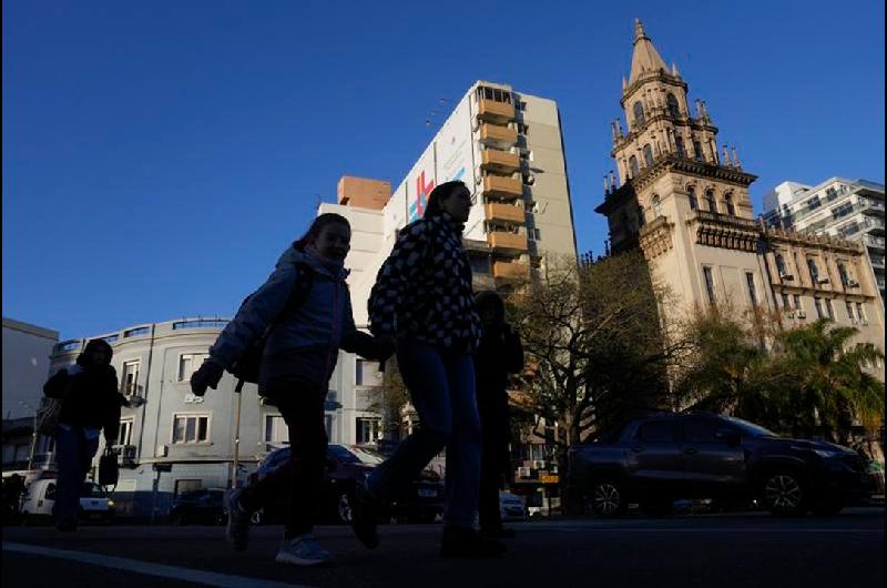 La envidiable noticia que llega desde Uruguay- lograron domar la inflacioacuten y cumplir la meta del 45-en-porciento-