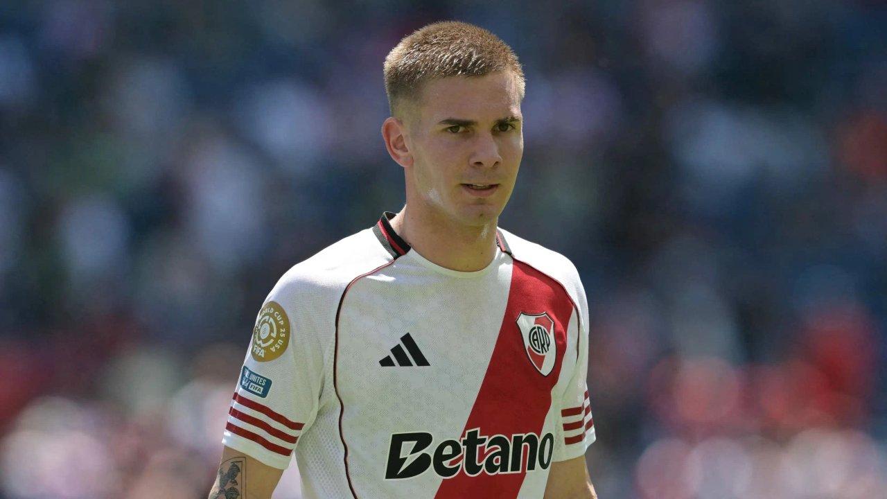 La conmovedora carta de despedida de Mastantuono a River- ldquoNo es un adioacutes es un hasta prontordquo