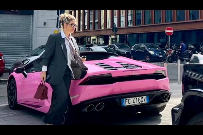 610 caballos y 325 kmh de velocidad maacutexima- asiacute es el auto de lujo maacutes preciado de Wanda Nara 