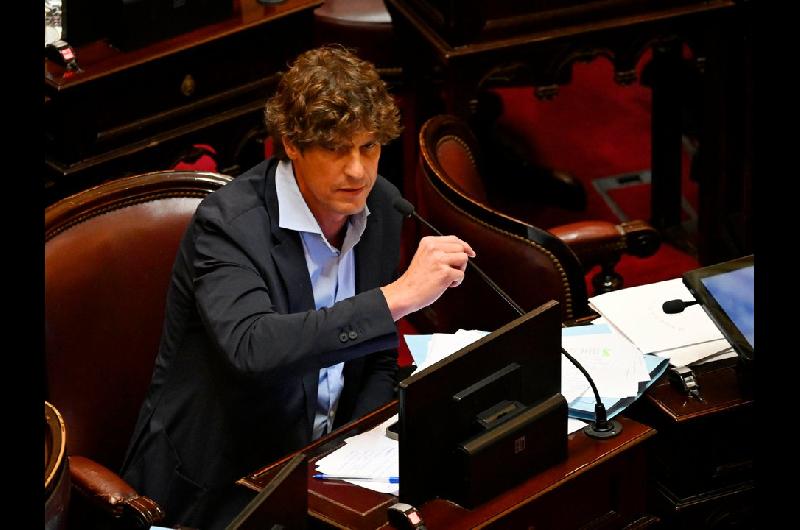 Lousteau se solidarizoacute con Pauloacuten por los agravios de los libertarios