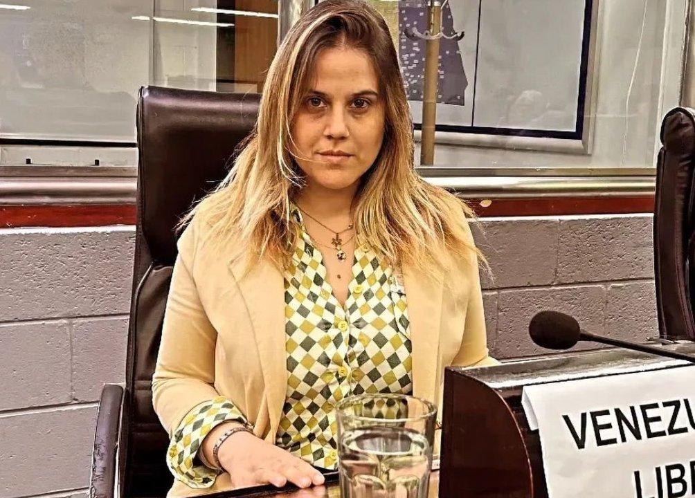 Denuncia de una concejal de Milei- ldquoMayra Mendoza gasta 8 millones por diacutea en publicidad y faltan cloacas