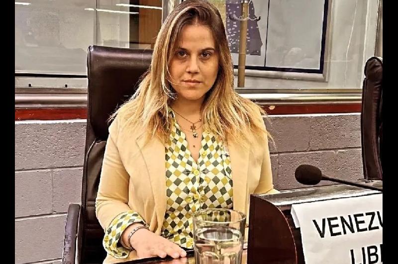 Denuncia de una concejal de Milei- ldquoMayra Mendoza gasta 8 millones por diacutea en publicidad y faltan cloacas