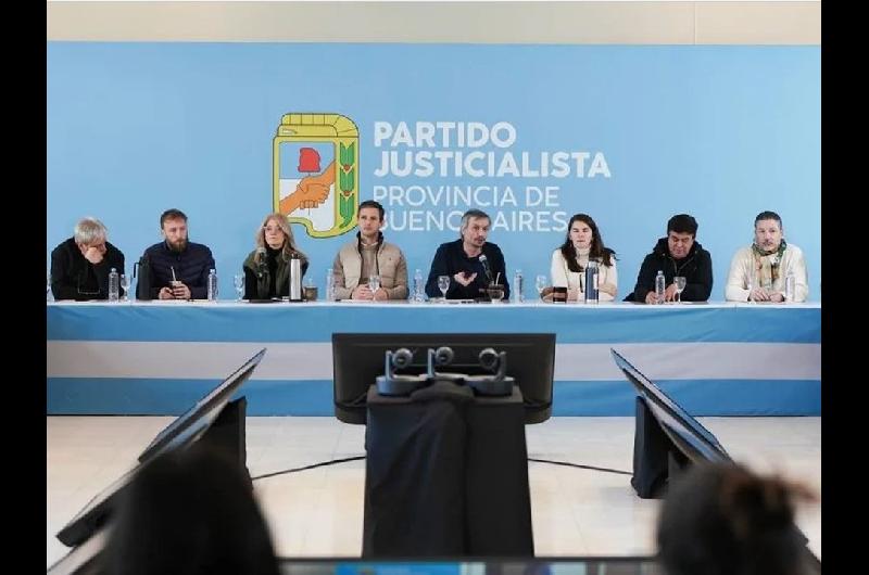 Magario Mariel Fernaacutendez Otermiacuten y Katopodis- los nombres del PJ para negociar la unidad en Provincia