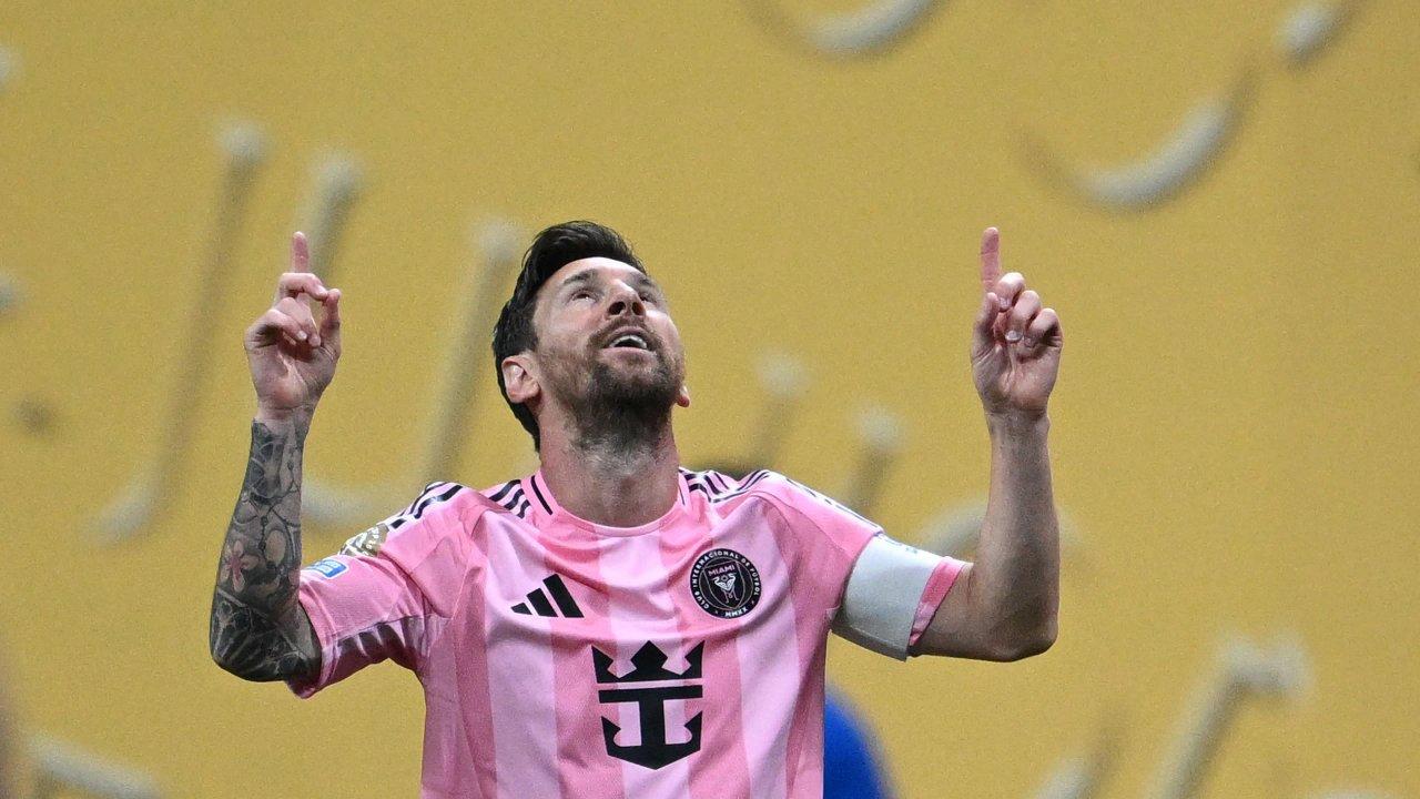 Luego del error Messi se reivindicoacute con un golazo