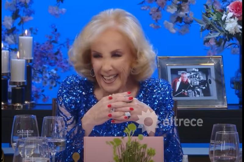 Florencia Pentildea sorprendioacute en lo de Mirtha con una insoacutelita confesioacuten- ldquoHago pis en un balderdquo