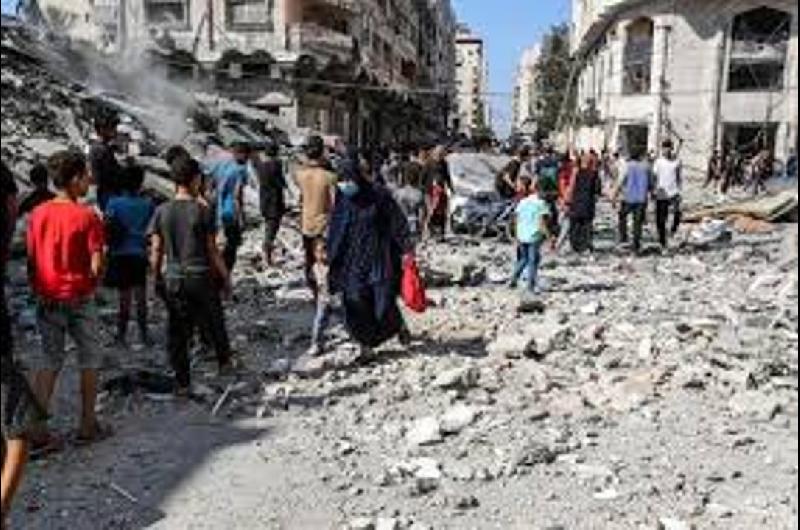 Israel ataca 130 objetivos en Gaza y mata al menos a 33 palestinos