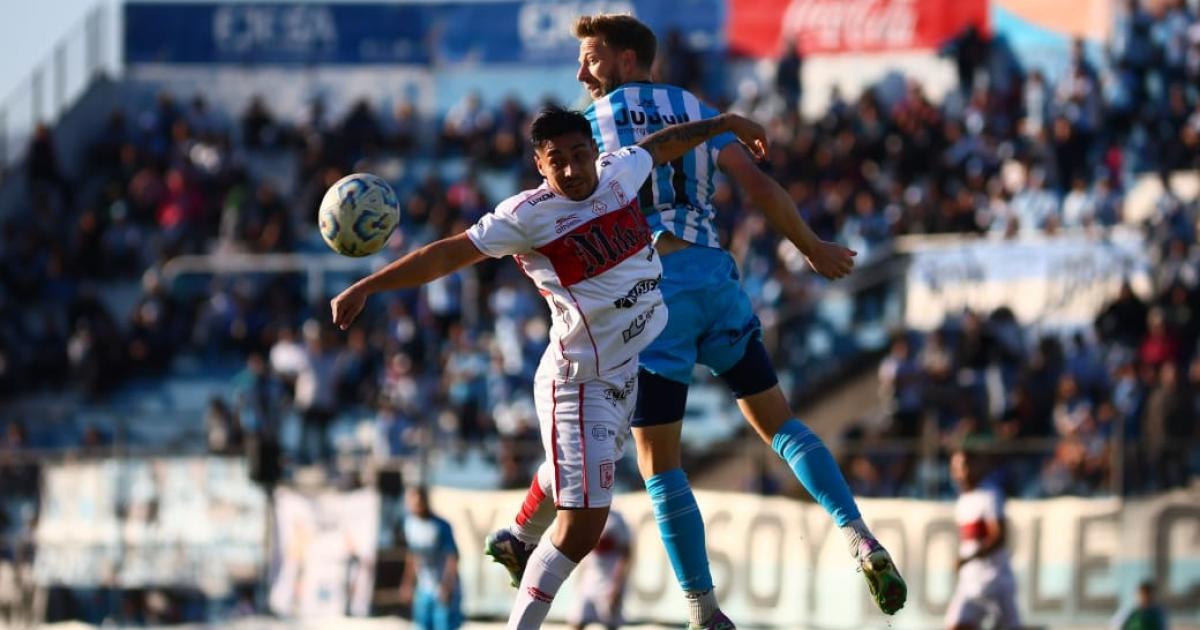 Gimnasia empatoacute con Deportivo Moroacuten y sigue puntero