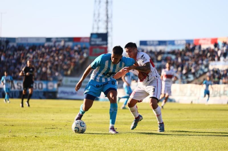 Gimnasia empatoacute con Deportivo Moroacuten y sigue puntero
