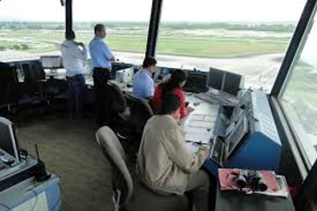 Alarmante amenaza que pone en jaque las vacaciones de invierno- reunioacuten clave por paro de controladores aeacutereos