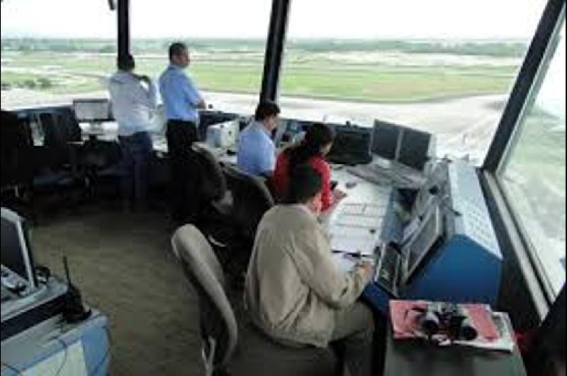 Alarmante amenaza que pone en jaque las vacaciones de invierno- reunioacuten clave por paro de controladores aeacutereos