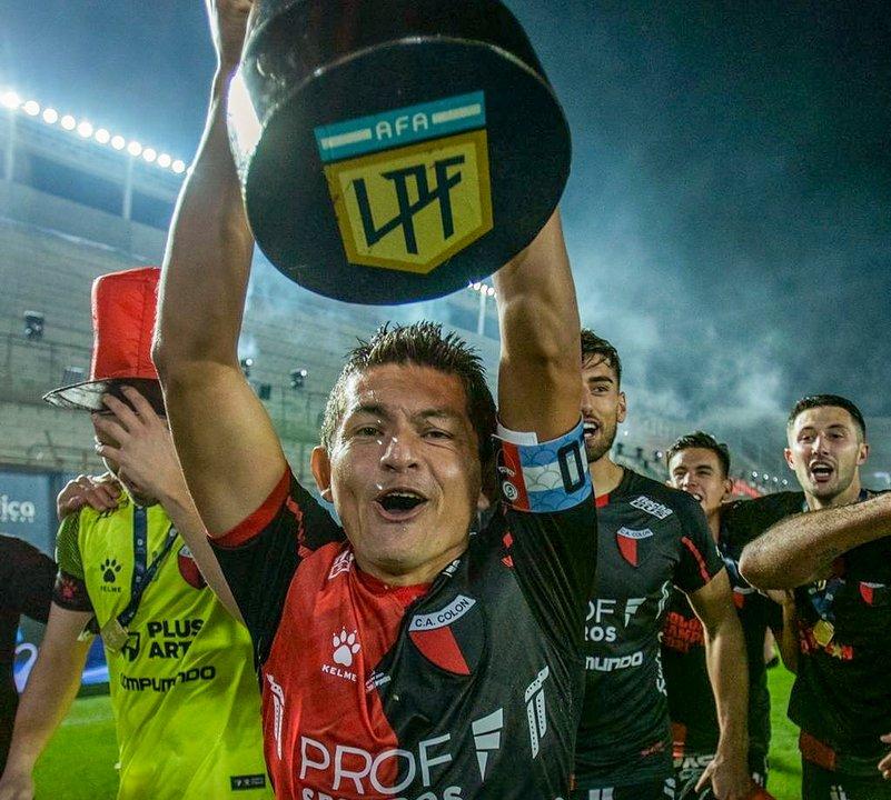 El Pulga Rodriacuteguez suspendioacute su retiro y vuelve a Coloacuten para salvarlo del descenso