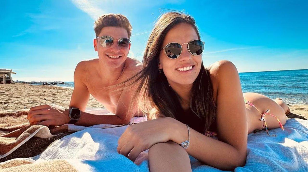 Arantildeita- con un emotivo gol Juliaacuten Aacutelvarez y Emilia Ferrero revelaron el sexo de su primer hijo