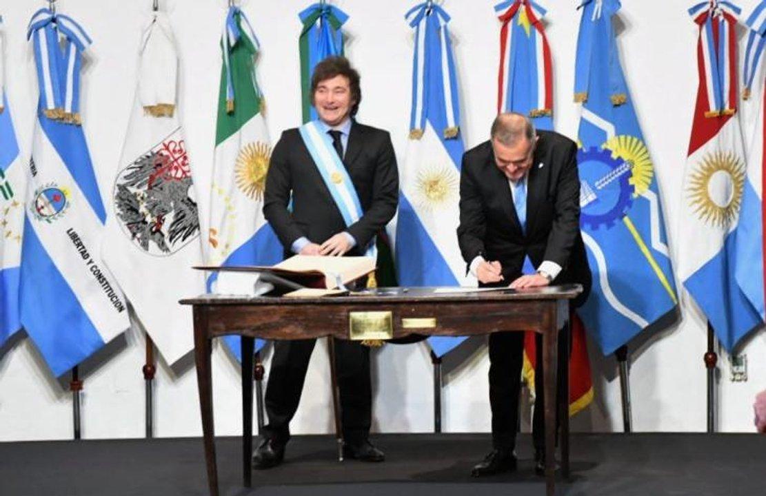Milei encabezaraacute la vigilia en Tucumaacuten sin discurso y ante un puntildeado de gobernadores 