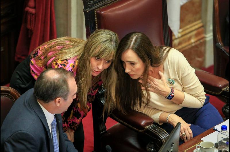 Maacutexima tensioacuten en el Senado- Villarruel acorralada y en una reunioacuten clave para frenar a la oposicioacuten