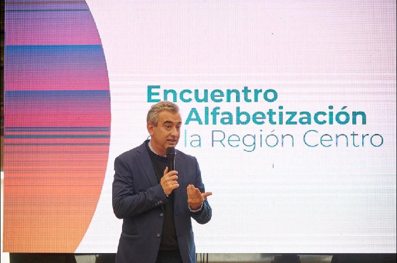 Pablo Javkin y maacutes de 20 intendentes del interior reclaman un reparto federal de los fondos nacionales