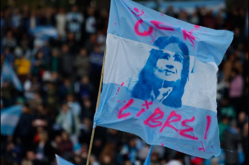 El kirchnerismo rearma su tropa y prepara un masivo acto por el 9 de Julio para bancar a Cristina