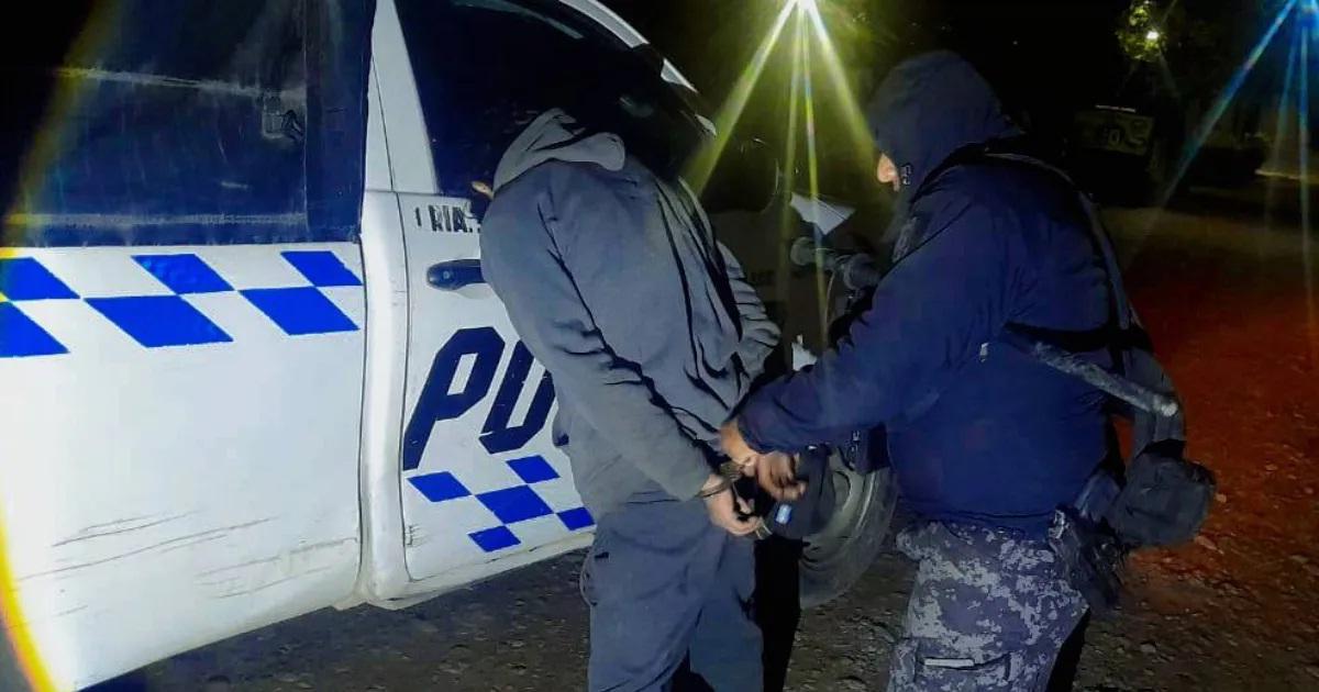 Se resistioacute al arresto y le arrancoacute parte de un dedo a un policiacutea a mordiscos