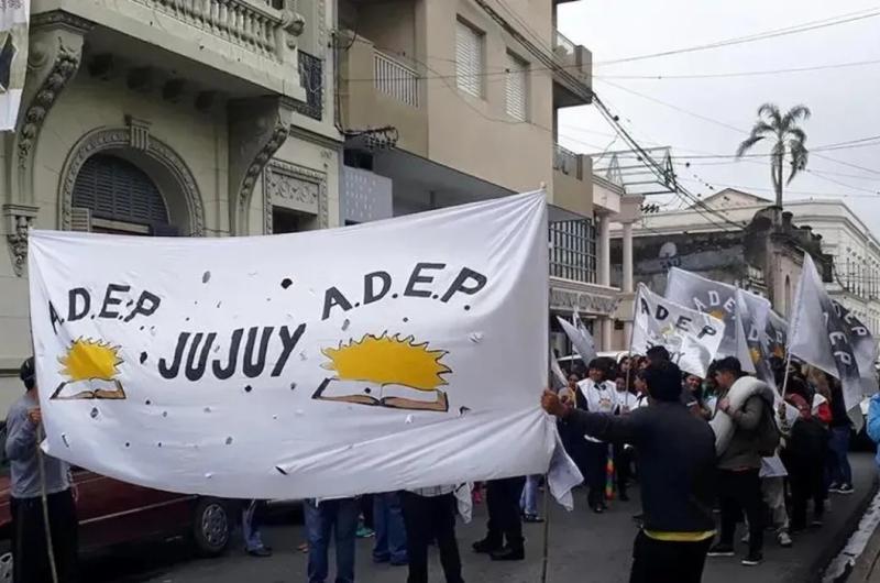 Acefaliacutea eterna en ADEP- docentes exigen una urgente resolucioacuten