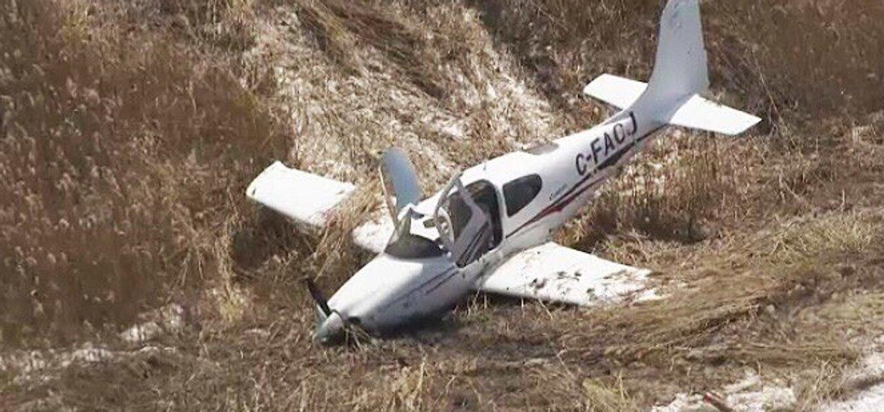 Choque de aviones en pleno vuelo en Canadaacute- dos pilotos muertos