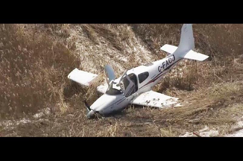Choque de aviones en pleno vuelo en Canadaacute- dos pilotos muertos