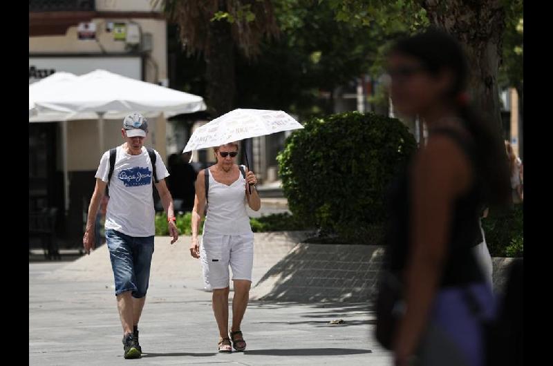 La ola de calor en Europa causoacute unas 2300 viacutectimas fatales