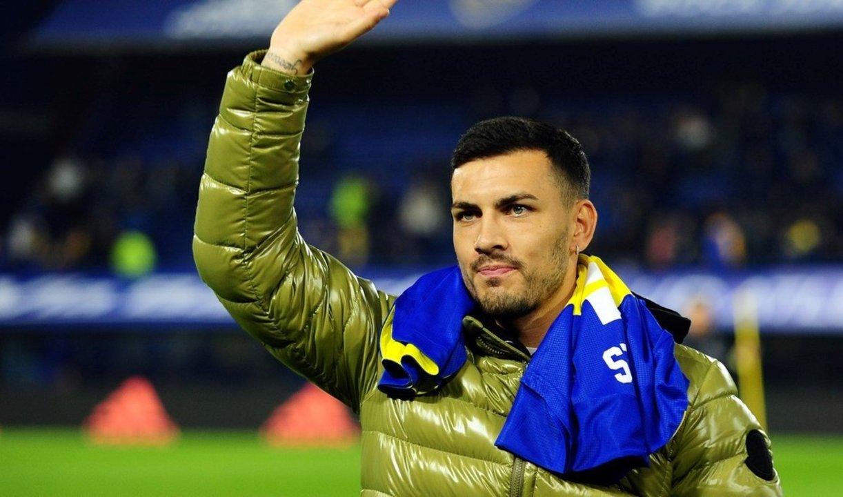 La llegada de Paredes a Boca desatoacute locura en los hinchas- este jueves lo presentaraacuten en La Bombonera