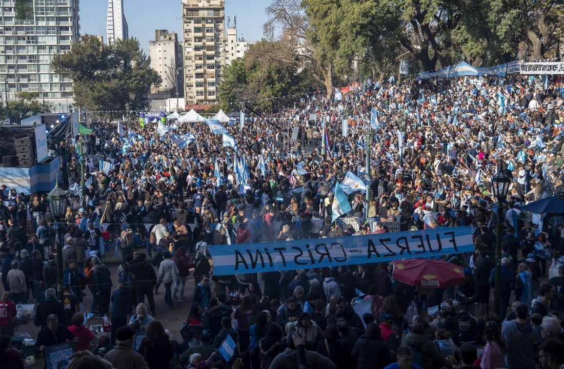 La lapidaria advertencia de Cristina desde su prisioacuten domiciliaria- ldquoNunca tuvimos este grado de dependenciardquo