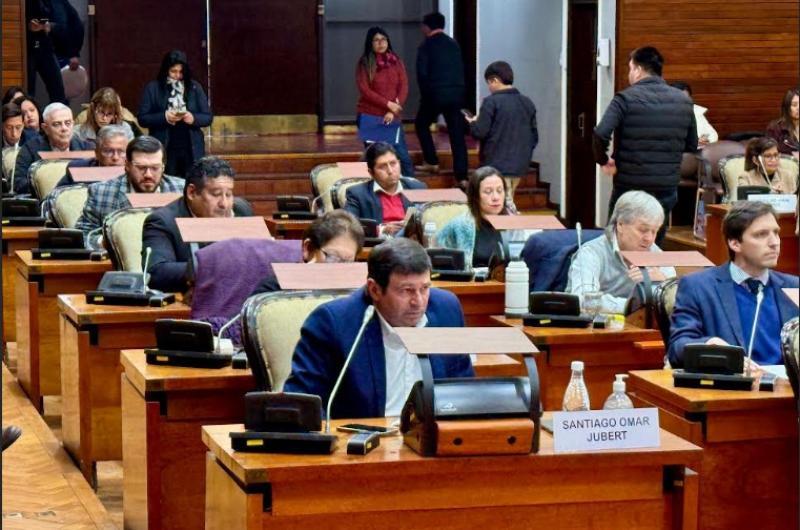 Nacioacuten castiga a las provincias que tienen sus cuentas ordenadas 