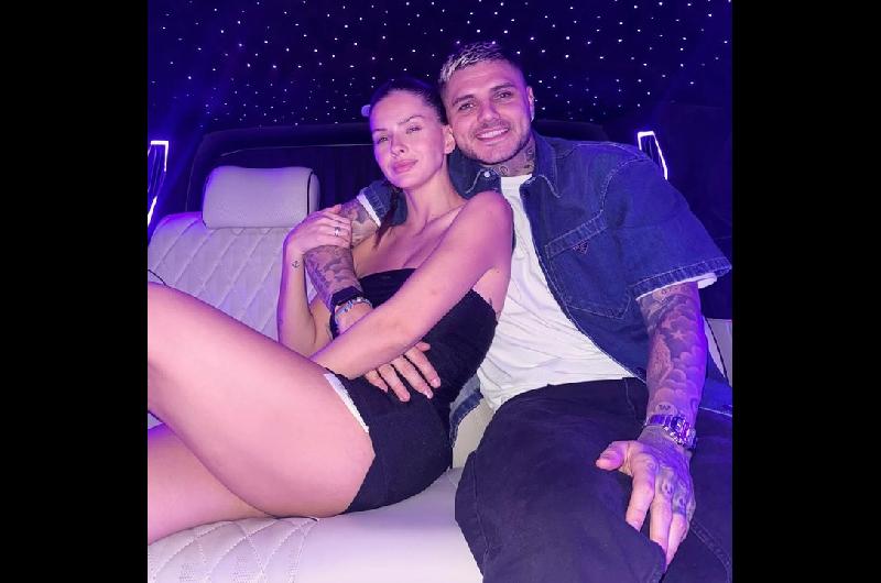 Mauro Icardi publicoacute un romaacutentico posteo con la China Suaacuterez con un sutil palito para Wanda Nara