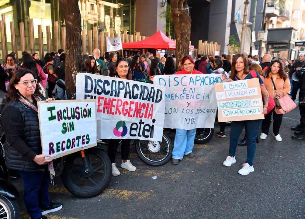 Organismos de personas con discapacidad se concentran en el Congreso por la Ley de emergencia