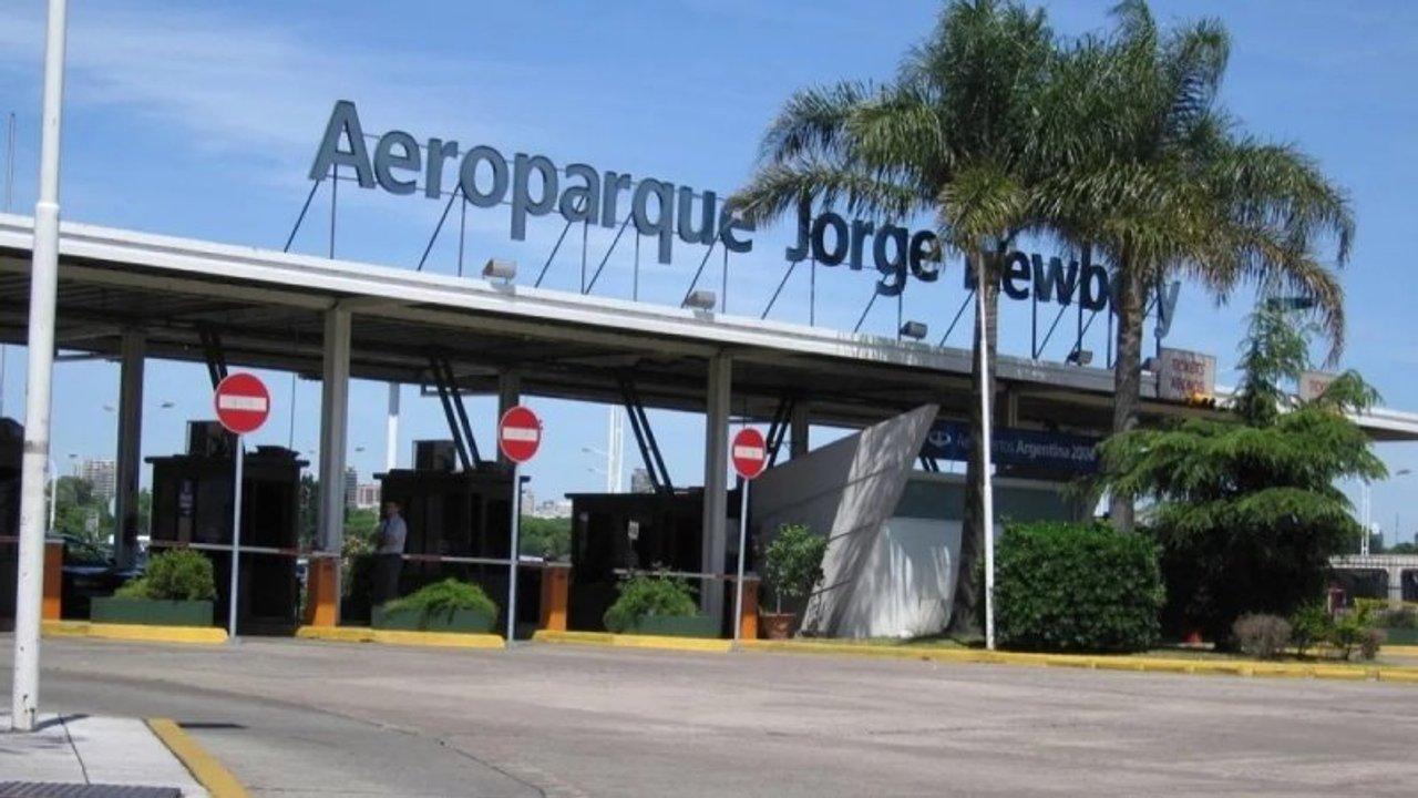 El piloto justificoacute ante la justicia cada uno de los bultos descargados en Aeroparque