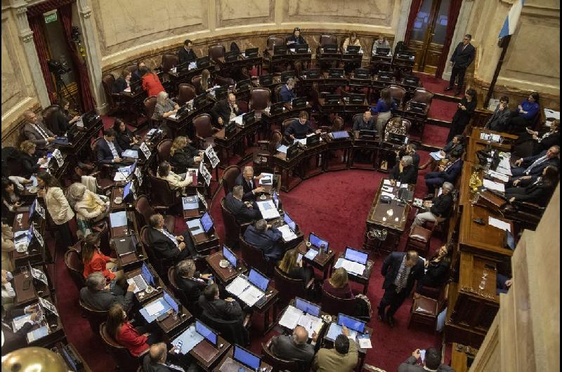 El Senado aproboacute el aumento del bono jubilatorio la recomposicioacuten del 72-en-porciento- y la extensioacuten de la moratoria