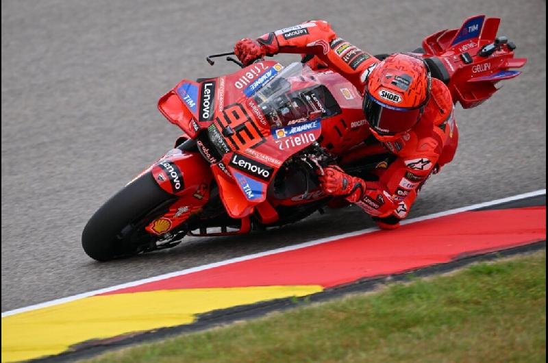 MotoGP- impresionante remontada de Maacuterquez para quedarse con el triunfo en la carrera sprint en Alemania