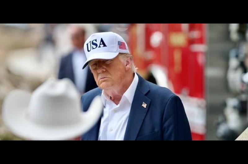 Trump anuncioacute aranceles del 30 por ciento a productos de la UE y Meacutexico