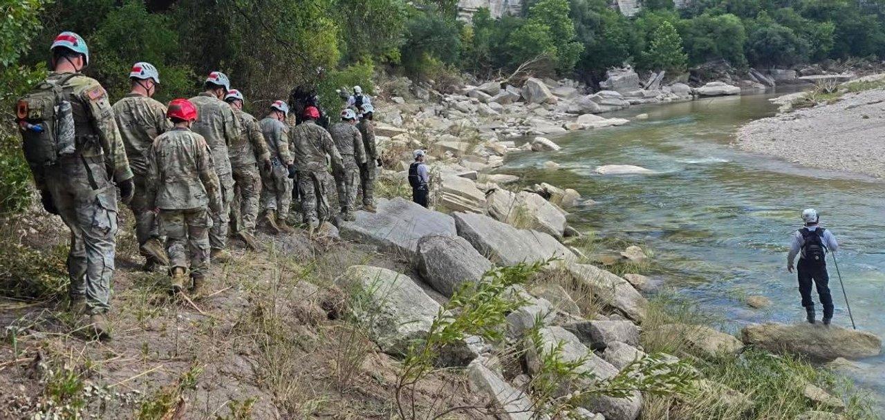 El nuacutemero de viacutectimas por inundaciones en Texas llega a 129