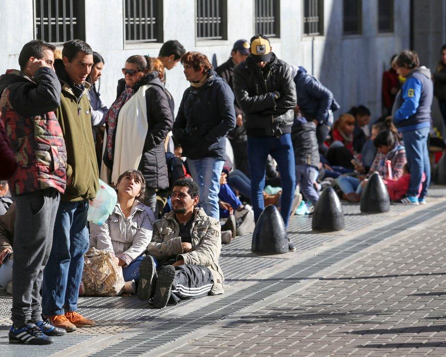 El desempleo en la provincia de Buenos Aires escaloacute al 93-en-porciento- en el primer trimestre del antildeo