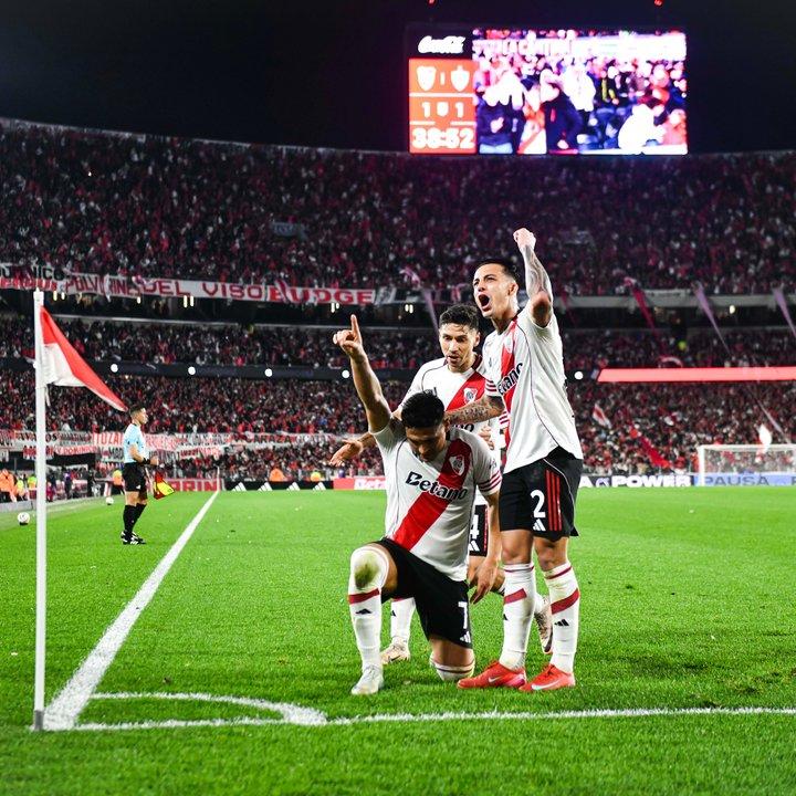 iquestUn nuevo ldquoMatadorrdquo en River El guintildeo de Maximiliano Salas en el festejo de su gol