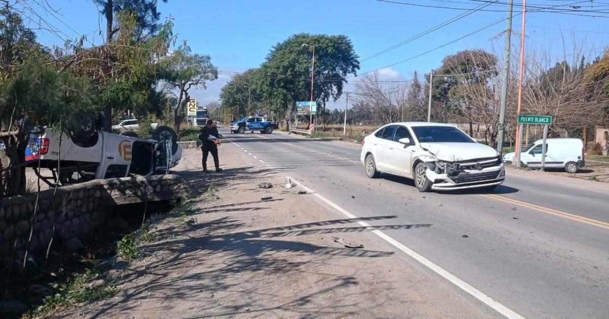 Colisioacuten y vuelco en El Carmen provoca tres personas lesionadas
