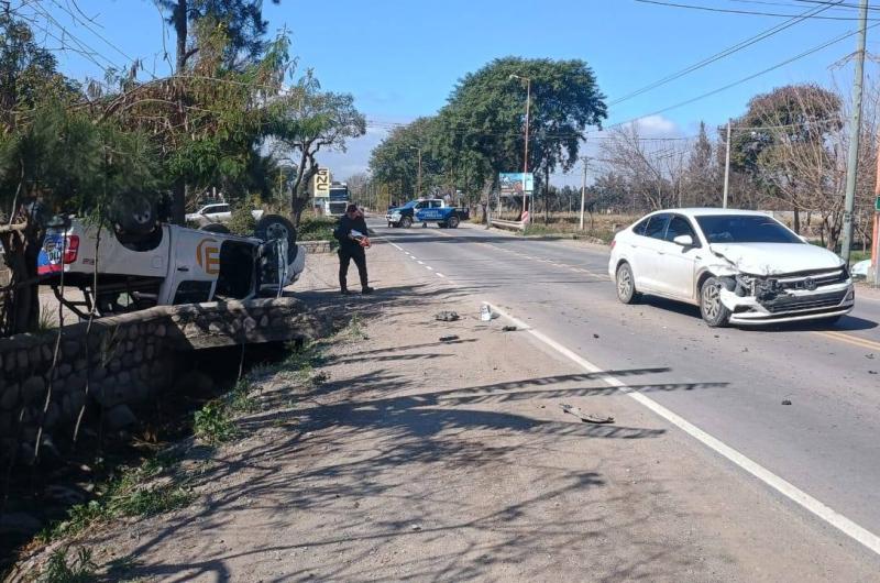 Colisioacuten y vuelco en El Carmen provoca tres personas lesionadas