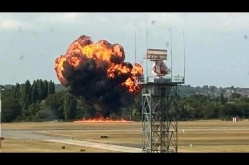 Un avioacuten se estrelloacute al despegar en el aeropuerto de Southend de Londres 