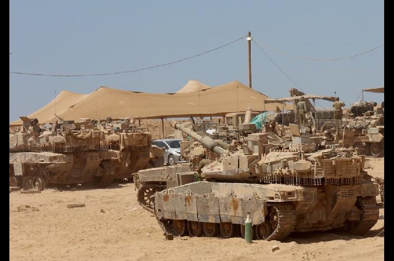 El presidente Mahmoud Abbas pide a Hamaacutes que entregue armas a la Autoridad Palestina
