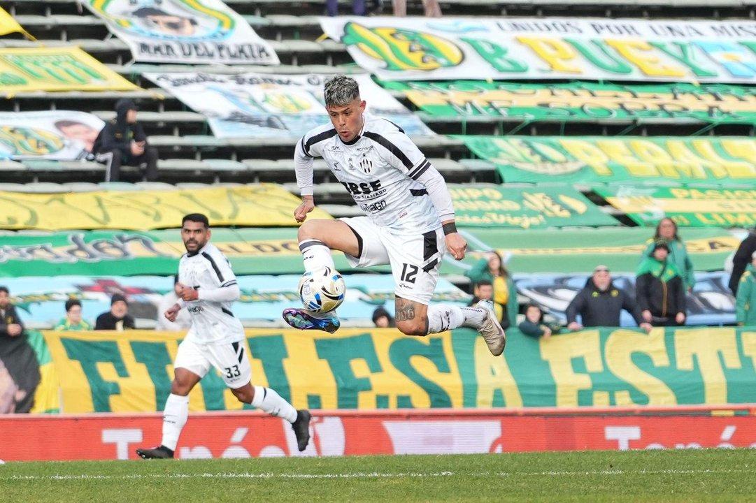 Central Coacuterdoba recibe a Cerro Largo de Uruguay por la ida de los playoffs de la Copa Sudamericana