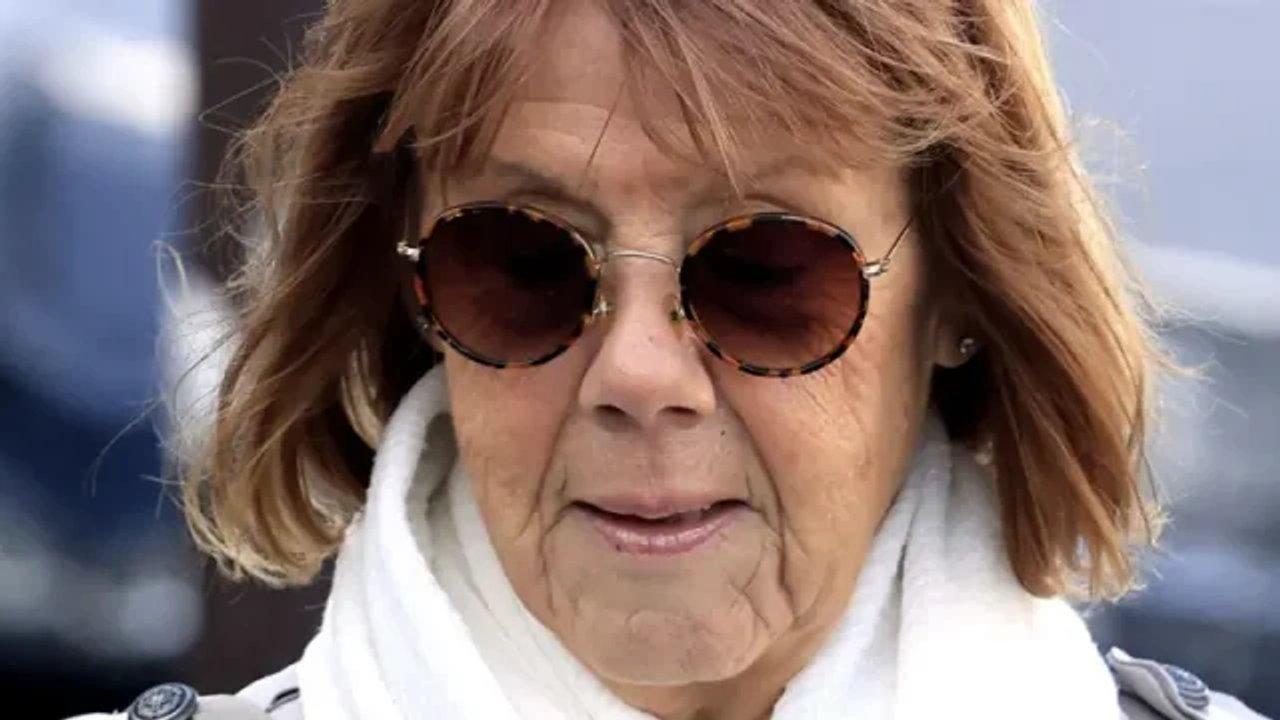 Gisegravele Pelicot fue distinguida con la Legioacuten de Honor del 14 de Julio