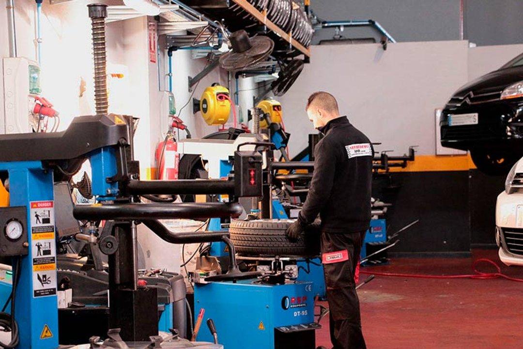 Mercado Libre se mete en un insoacutelito rubro- ahora cambia las gomas del auto
