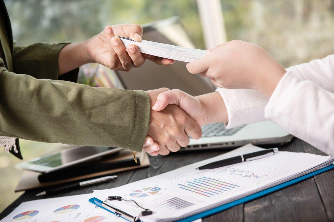 Cuaacutento cobra un bancario que recieacuten entra a trabajar en junio de 2025