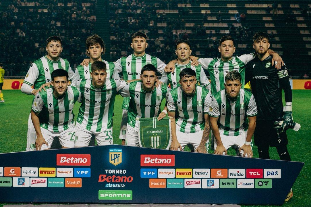Banfield levantoacute tres inhibiciones pero por un Mago no pudo usar a sus refuerzos