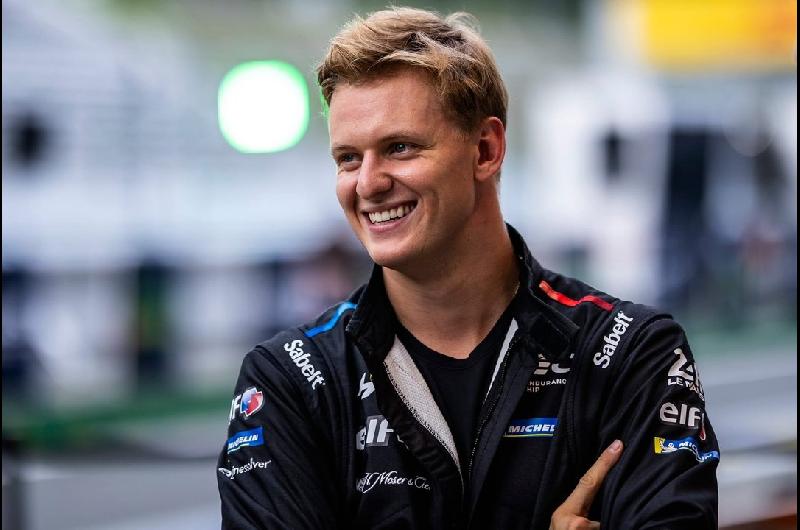 Mick Schumacher confirma negociaciones con Cadillac para su posible regreso a la Foacutermula 1